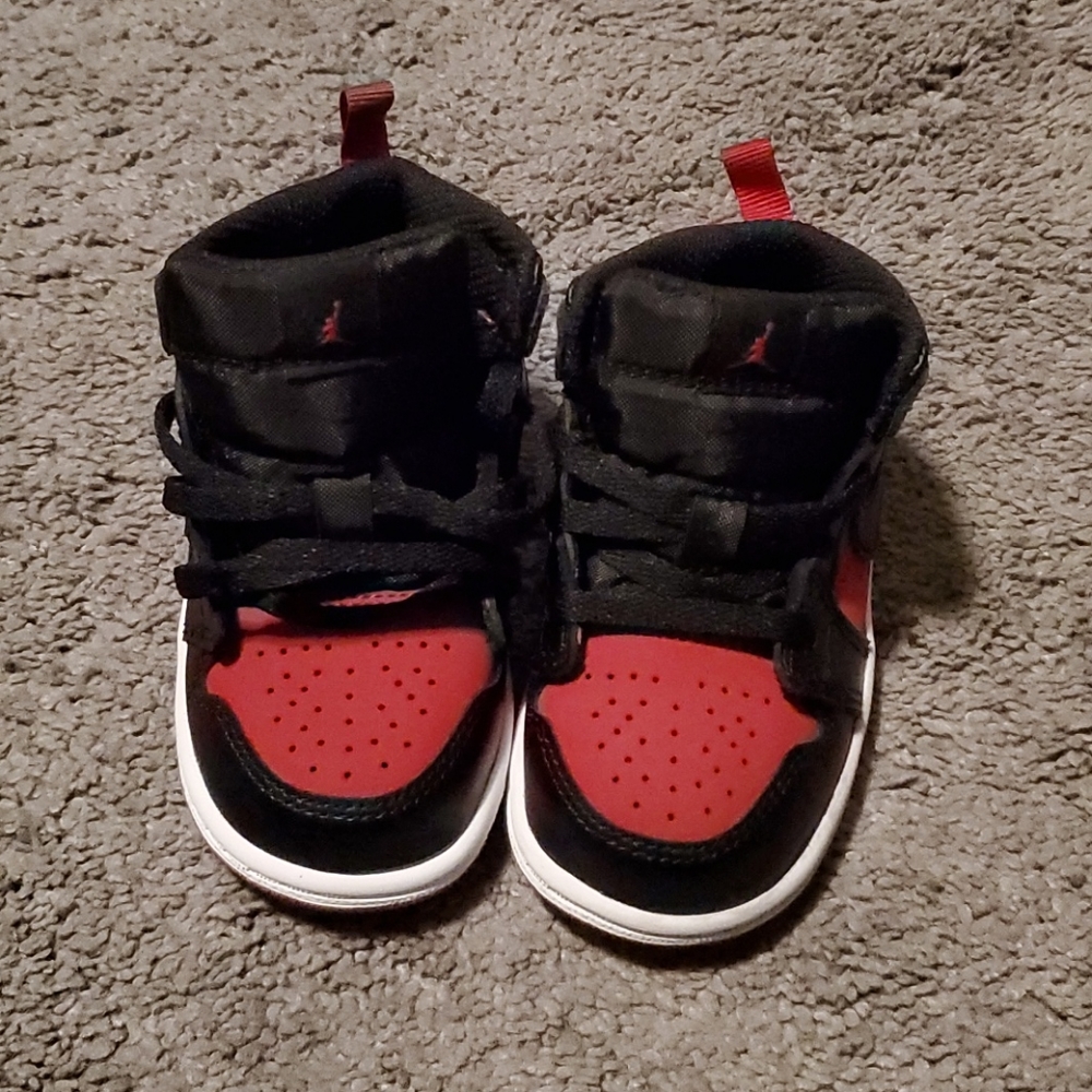 Jordan 1 Mid TD Size 6c